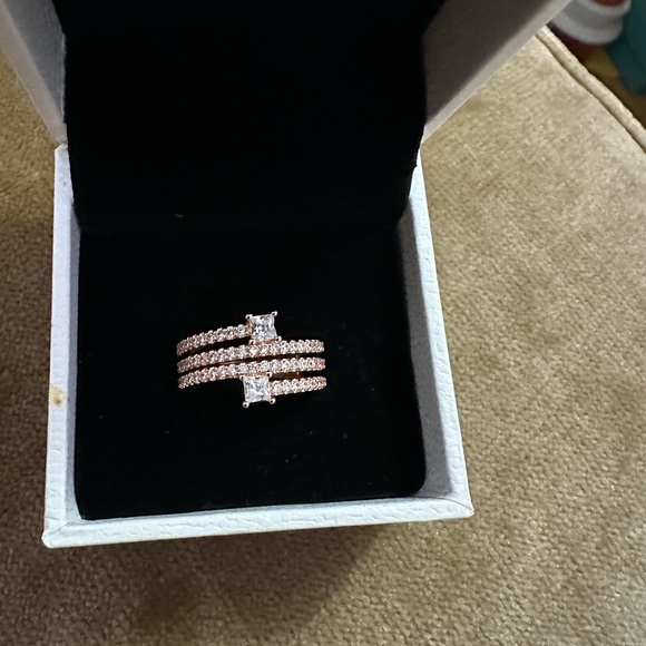 Pandora rose gold ring size 5 - Picture 2 of 5